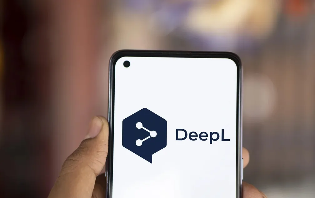 DeepL翻译支持实时翻译吗？